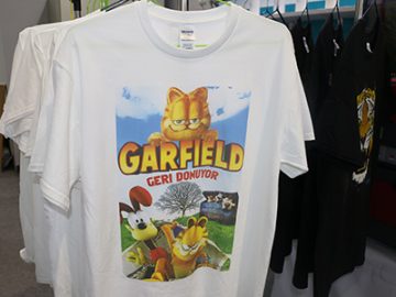 Цагаан футболк дэлгэц